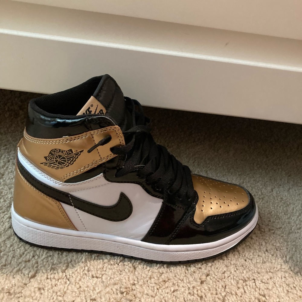 Jordan 1 Retro High NRG - patent Gold Toe